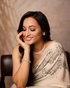 Srinidhi Shetty Photo: KGFની આ હિરોઈને સાડીમાં આપ્યા ગોર્જિયસ પોઝ, જુઓ સુંદર તસવીરો