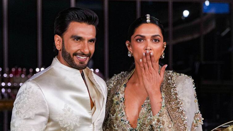 Deepika-Ranveer: Koffee With Karan S8 Ranveer said he and Deepika got married at 2015 in Koffee with Karan episode Deepika-Ranveer: বিদেশে বিলাসবহুল বিয়ের ৩ বছর আগেই বাগদান সেরেছিলেন রণবীর-দীপিকা!