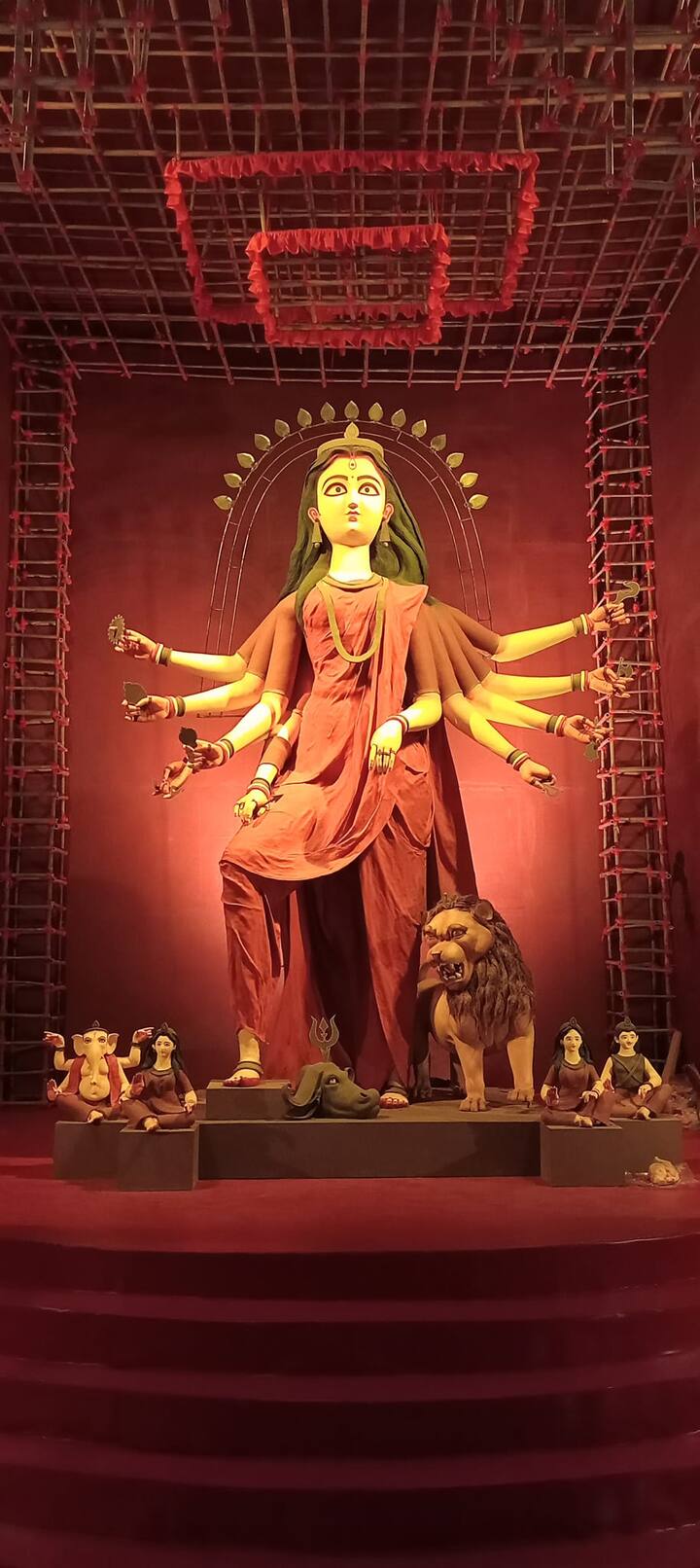 The Goddess in the form of a Sanyasi at Behala Friends Club which showcases the theme 'Marg Darshan'(Image Source: Facebook/Mangaldip Paul)