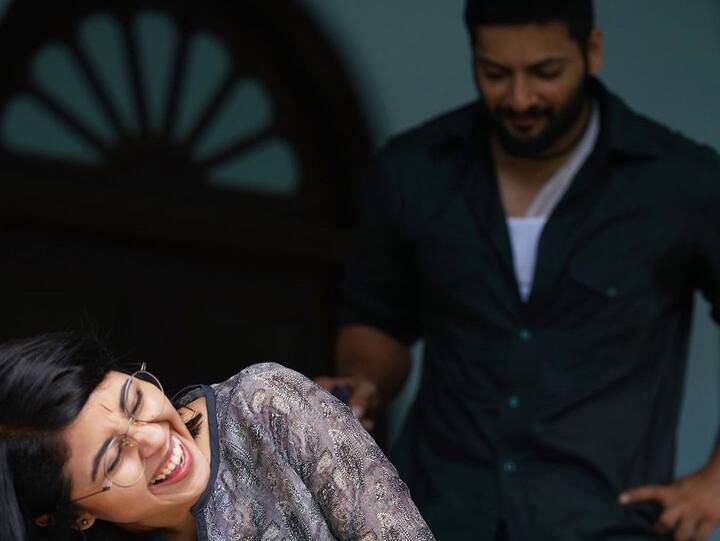 'मिर्जापुर 3' की स्टार कास्ट की बात करें तो सीरीज में अली फजल, पंकज त्रिपाठी, रसिका दुगल, विजय वर्मा, हर्षिता गौर, अंजुम शर्मा, प्रियांशु पेन्युली और राजेश तैलंग भी नजर आएंगे.