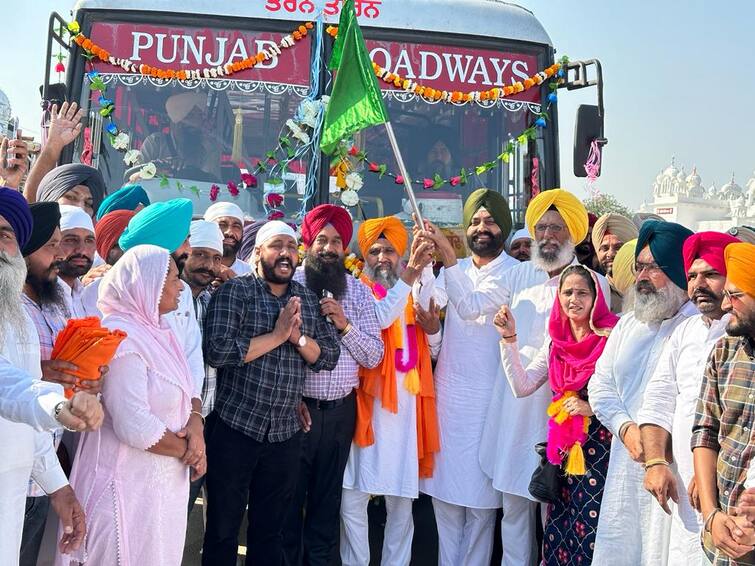 Transport Minister Laljit Singh Bhullar flags off first-of-its-kind two direct buses from Khemkaran to Chandigarh and Tarn Taran to Sri Muktsar Sahib Punjab News: ਟਰਾਂਸਪੋਰਟ ਮੰਤਰੀ ਭੁੱਲਰ ਵੱਲੋਂ ਖੇਮਕਰਨ ਤੋਂ ਚੰਡੀਗੜ੍ਹ ਅਤੇ ਤਰਨ ਤਾਰਨ ਤੋਂ ਸ੍ਰੀ ਮੁਕਤਸਰ ਸਾਹਿਬ ਲਈ ਆਪਣੀ ਕਿਸਮ ਦੀਆਂ ਪਹਿਲੀਆਂ ਸਿੱਧੀਆਂ ਬੱਸਾਂ ਹਰੀ ਝੰਡੀ ਵਿਖਾ ਕੇ ਰਵਾਨਾ