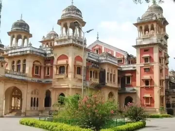 Allahabad University News: 'भगवान राम और कृष्ण आज होते तो भेज देता जेल' इलाहाबाद यूनिवर्सिटी के प्रोफेसर का विवादित बयान FIR on Allahabad University Professor for his remarks on Lord Ram and Krishna Allahabad University News: 'भगवान राम और कृष्ण आज होते तो भेज देता जेल' इलाहाबाद यूनिवर्सिटी के प्रोफेसर का विवादित बयान