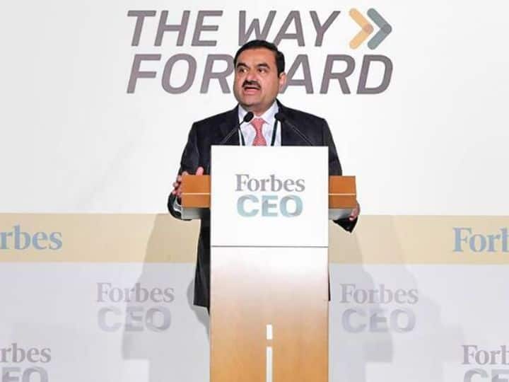 2020 में गौतम अडानी ने एक घर पर 400 करोड़ रुपये खर्च किए. लाइवमिंट के अनुसार, 3.4 एकड़ की संपत्ति, आदित्य एस्टेट्स, ऑफर जीतने के बाद अदानी ग्रुप द्वारा खरीदी गई थी.