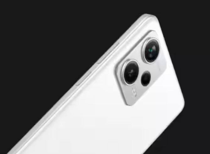 Xiaomi Redmi Note 12 Pro 5G: Xiaomi ਦਾ ਇਹ ਫੋਨ 20,999 ਰੁਪਏ ਵਿੱਚ ਖਰੀਦਿਆ ਜਾ ਸਕਦਾ ਹੈ। ਇਸ ਫੋਨ 'ਚ ਮੀਡੀਆ ਟੇਕ ਡਾਇਮੇਂਸ਼ਨ ਚਿਪਸੈੱਟ ਹੈ, ਜਿਸ ਨੂੰ 6GB ਰੈਮ ਅਤੇ 128GB ਸਟੋਰੇਜ ਨਾਲ ਜੋੜਿਆ ਗਿਆ ਹੈ। ਫੋਨ ਵਿੱਚ 50 MP + 8 MP + 2 MP ਅਤੇ 16 MP ਫਰੰਟ ਕੈਮਰਾ ਦਾ ਟ੍ਰਿਪਲ ਕੈਮਰਾ ਹੈ। ਪਾਵਰ ਲਈ, ਫ਼ੋਨ ਵਿੱਚ 5000mAh ਦੀ ਬੈਟਰੀ ਹੈ।