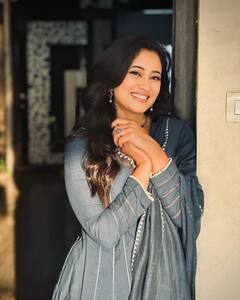 PHOTO: नवरात्रीच्या रंगात रंगली श्वेता तिवारी!