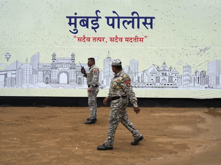 mumbai police officials and staffs leave cancelled due to Happy New Year 2024 celebration ann New Year 2024: नए साल के जश्न से पहले सतर्क हुई मुंबई नगरी, रद्द की गईं कई पुलिस अधिकारियों और कर्मचारियों की छुट्टियां