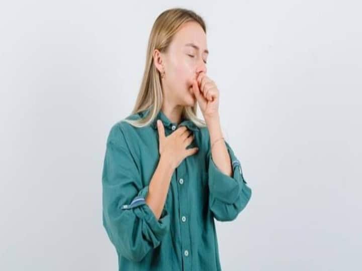 know your lungs situations with your cough color कफ का रंग बताएगा आपकी सेहत का हाल, फेफड़ों में पनप सकती हैं ये बीमारियां अगर बलगम का रंग हो जाए सफेद, काला या लाल