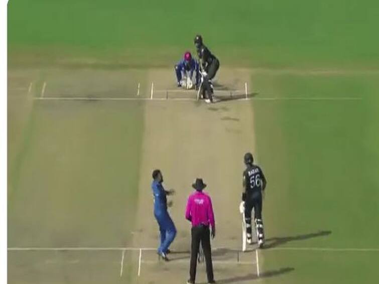 ICC World Cup 2023 PAK vs AFG Mohammad Nabi Warns Babar Azam For Leaving Crease Early At Bowler's End, Video Surfaces Mohammad Nabi Warns Babar Azam For Leaving Crease Early At Bowler's End, Video Surfaces