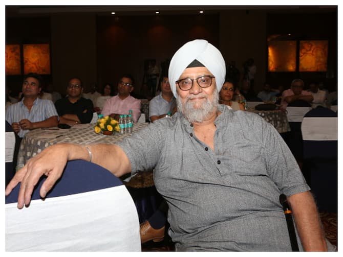 Bishan Singh Bedi's last rites attended by bevy of Indian cricketers