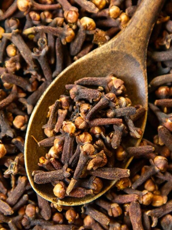 हर रोज एक लौंग खाने के ये फायदे जानकर रह जाएंगे हैरान