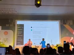 ChatGPT स्टेज पर लिखता गया गाना और बैंड ग्रुप ने गाया गीत, वीडियो X पर वायरल  