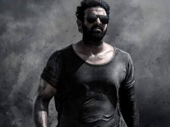 পর্দায় তিনি অসাধ্য সাধন করেন। আর তাঁর ছবির 'বক্স অফিস কালেকশন' চোখ কপালে তুলে দেয় ভারত তথা পুরো দুনিয়ার। আজ সেই 'বাহুবলী' থুরি প্রভাসের  ৪৪তম জন্মদিন।