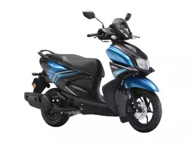 ਜੇਕਰ ਤੁਸੀਂ ਸਕੂਟਰ ਘਰ ਲਿਆਉਣਾ ਚਾਹੁੰਦੇ ਹੋ, ਤਾਂ Yamaha Ray-ZR 125 FI ਇੱਕ ਹਾਈਬ੍ਰਿਡ ਸਕੂਟਰ ਹੈ। ਜੋ ਕਿ 71.33 ਕਿਲੋਮੀਟਰ ਪ੍ਰਤੀ ਲੀਟਰ ਤੱਕ ਮਾਈਲੇਜ ਦੇਣ ਦੇ ਸਮਰੱਥ ਹੈ। ਇਸ ਨੂੰ ਖਰੀਦਣ ਲਈ ਤੁਹਾਨੂੰ ਐਕਸ-ਸ਼ੋਰੂਮ 83,730 ਰੁਪਏ ਖਰਚ ਕਰਨੇ ਪੈਣਗੇ।