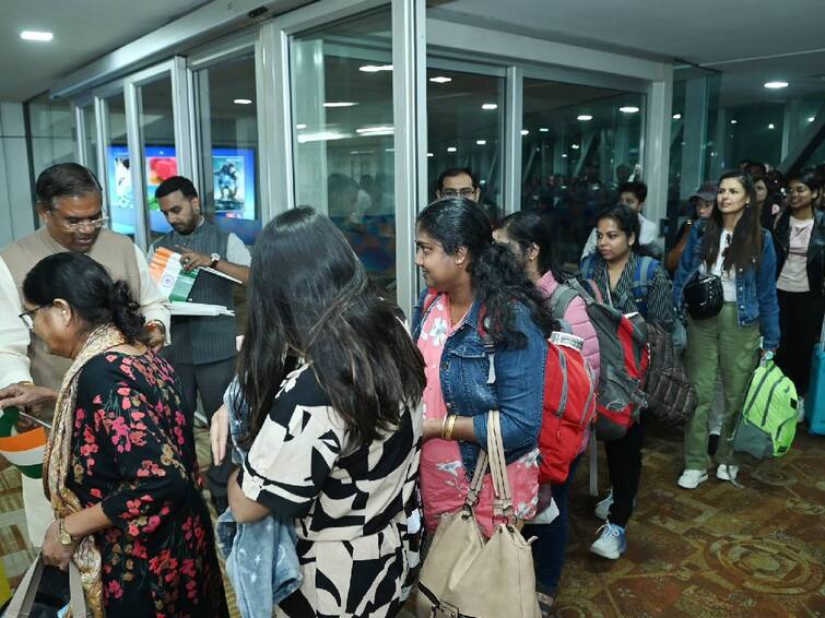 143 Indians stranded in Israel arrived in Delhi this morning through Operation Ajay. Operation Ajay: 17 வது நாளாக நீடிக்கும் இஸ்ரேல் ஹமாஸ் போர்.. ஆப்ரேஷன் அஜய் மூலம் நாடு திரும்பிய 143 இந்தியர்கள்..