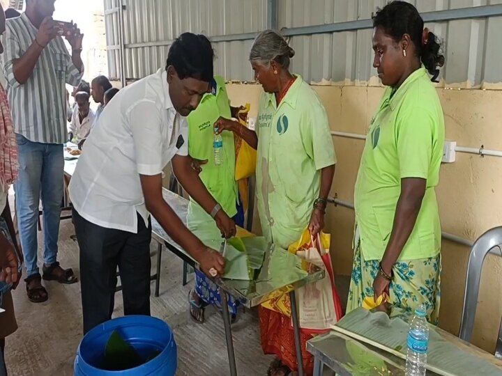 Ayudha Pooja 2023:  தூய்மை பணியாளர்களுக்கு அசைவ உணவு..சாப்பிட்ட இலையை எடுத்த மண்டல குழு தலைவர் - காஞ்சியில் நெகிழ்ச்சி