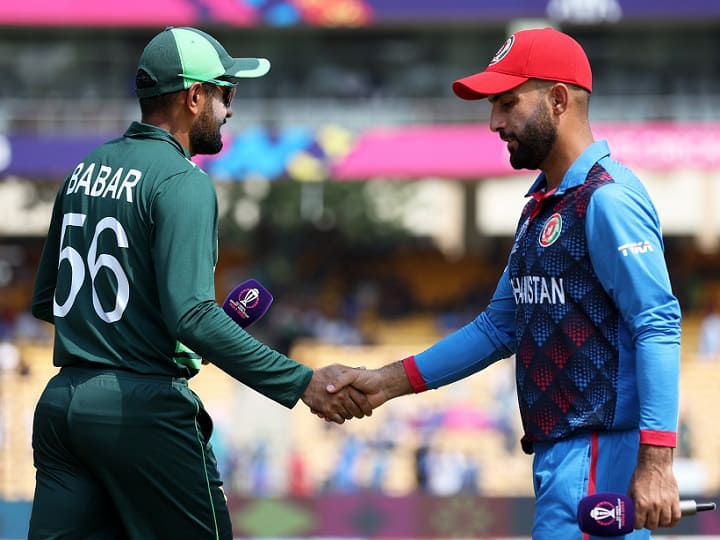 PAK vs AFG Playing 11 Pakistan win Toss Chose Bat First Shadab Khan Mohammad Nawaz Chepauk Pitch World Cup 2023 AFG vs PAK: पाकिस्तान ने टॉस जीता, पहले बल्लेबाजी का फैसला; दोनों टीमों की प्लेइंग-11 में हुआ बदलाव
