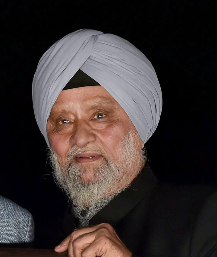बिशन सिंह बेदी याची भारतीय टेस्ट क्रिकेटमधील सर्वोत्तम स्पिनर्समध्ये गणना केली जायची. त्यांनी टीम इंडियासाठी 77 आंतरराष्ट्रीय सामने खेळले आहे. या सामन्यांमध्ये त्यांनी 273 बळी घेतले होते.