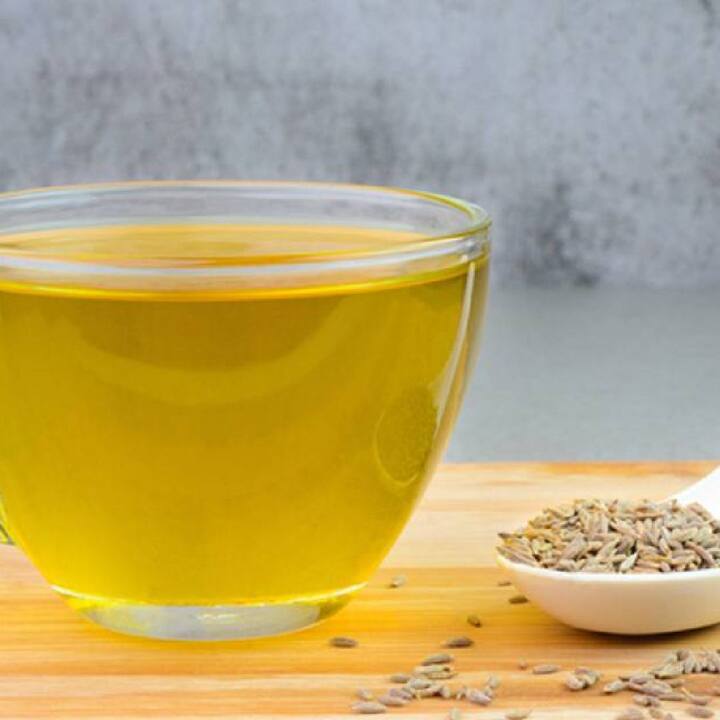 ਆਓ ਤੁਹਾਨੂੰ ਦੱਸਦੇ ਹਾਂ ਕਿ ਜ਼ੀਰੇ ਤੇ ਗੁੜ ਨਾਲ ਬਣਿਆ 1 ਗਿਲਾਸ ਪਾਣੀ ਤੁਹਾਨੂੰ ਕਿੰਨਾ ਬਿਮਾਰੀਆਂ ਤੋਂ ਬਚਾਅ ਸਕਦਾ ਹੈ।