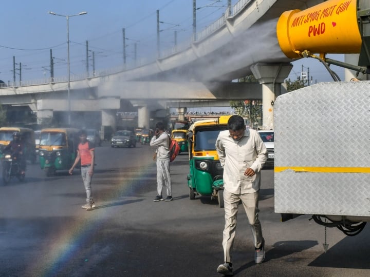 Delhi Air Pollution AQI increasing Arvind Kejriwal government called meeting will next stage of GRAP implemented Delhi Air Pollution: दिल्ली में बढ़ रहा वायु प्रदूषण, केजरीवाल सरकार ने बुलाई बैठक, लागू होगा ग्रैप का स्टेज 3?