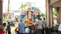 Durga Visarjan 2023:  ইছামতীর পাড়ে দুই বাংলার প্রতিমা বিসর্জন, উৎসবের মেজাজ টাকিতে