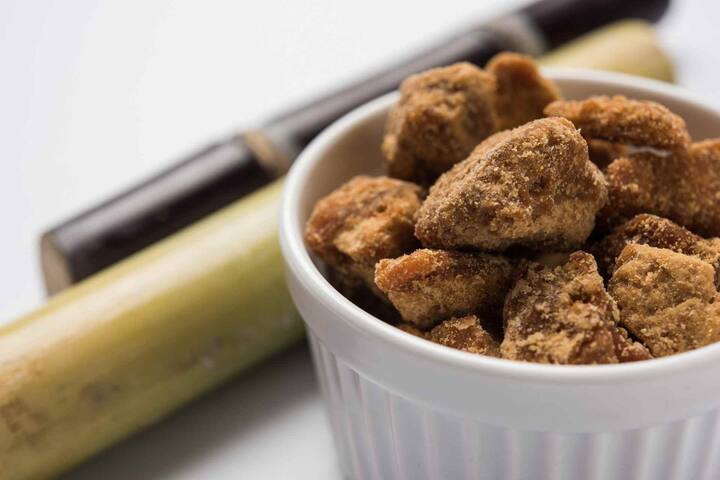 नियमित सेवनाने शरीरात पाण्याची कमतरता भासत नाही. त्वचेसाठीही ते फायदेशीर आहे.