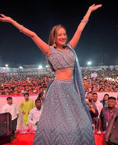 Mithun Chakraborty की बहू मदालसा शर्मा ने दशहरे के मौके पर शेयर की खूबसूरत तस्वीरें