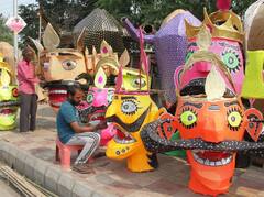 लखनऊ में दशहरा पर कड़ी सुरक्षा, कई जगहों पर ट्रैफिक डायवर्जन, चप्पे-चप्पे पर पुलिस तैनात