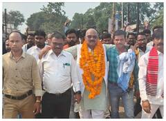 पूर्व विधायक को मनाने में नाकाम हुई कांग्रेस, 29 कार्यकर्ताओं ने भी छोड़ा पार्टी का साथ