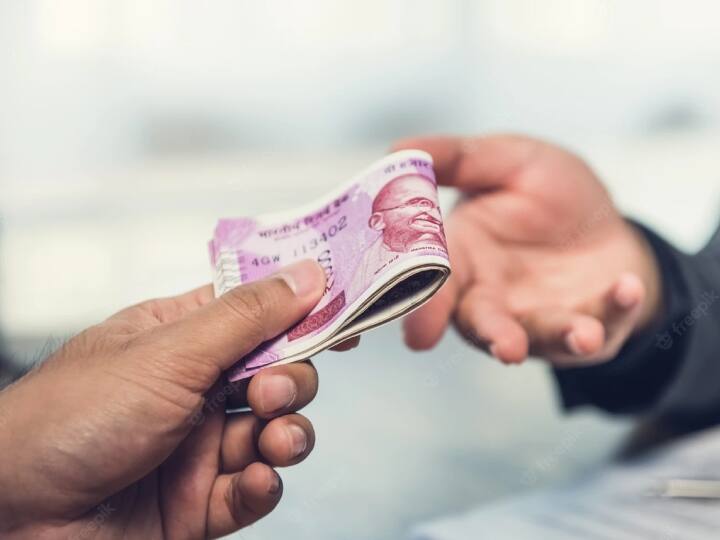 धैर्य रखना बेहद जरूरी: अगर आप धैर्य पर काबू पा लेते हैं तो आप अपने निवेश को बेहतर कर सकते हैं. किसी भी योजना या स्टॉक में निवेश करते हैं तो इंतजार करना बहुत आवश्यक है. भगवान राम ने भी जीत प्राप्त करने के लिए समय का इंतजार किया था.
