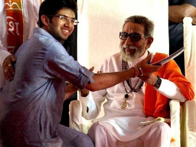 2010 साली आदित्य ठाकरे यांचं दसरा मेळाव्यातच लॉन्चिंग करण्यात आले. युवा सेना  या संघटनेची घोषणा करण्यात आली.