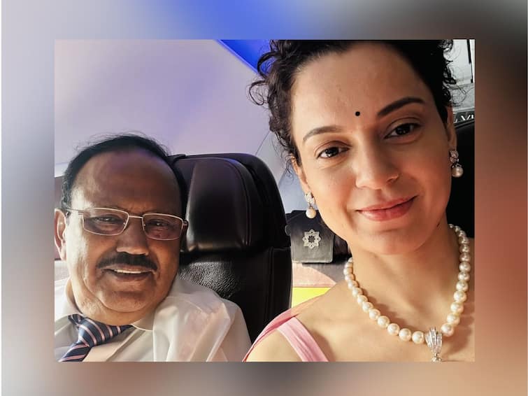 kangana ranaut met national security advisor ajit doval actress share photo on social media Kangana Ranaut: विमानात भेट अन् सेल्फी, कंगना रनौतने केले अजित डोवाल यांच्यासोबतचे फोटो शेअर