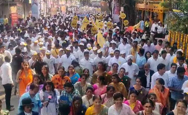 त्यानंतर लाल महाल, बालगंधर्व मार्गे टिळक स्मारकला अकरा वाजता यात्रा पोहचणार आहे.