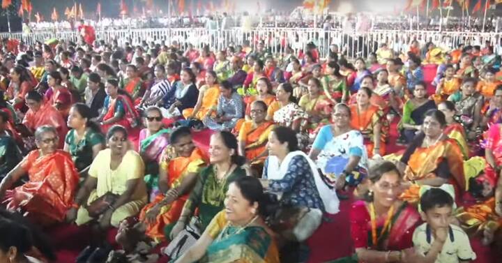 यावेळी या जल्लोषात मुस्लिम बांधवांचा देखील सहभाग पाहायला मिळाला.