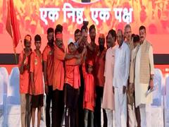 Uddhav Thackeray Dasara Melava : पुण्याहून निघालेली शिवज्योत शिवतीर्थावर दाखल!