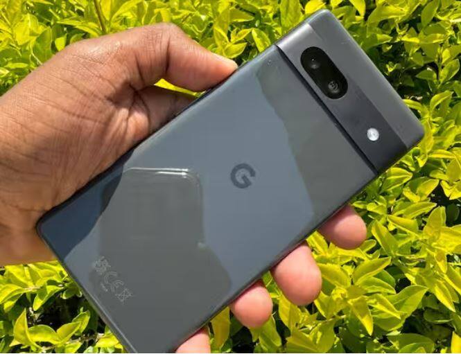 Pixel 7a ਫਿਲਹਾਲ ਫਲਿੱਪਕਾਰਟ 'ਤੇ 35,999 ਰੁਪਏ 'ਚ ਲਿਸਟ ਕੀਤਾ ਗਿਆ ਹੈ। ਵੈਸੇ ਤਾਂ ਫੋਨ ਦੀ ਕੀਮਤ 43,999 ਰੁਪਏ ਹੈ। SBI, Kotak ਅਤੇ RBL ਬੈਂਕ ਦੇ ਕ੍ਰੈਡਿਟ ਕਾਰਡਾਂ 'ਤੇ ਸਮਾਰਟਫੋਨ 'ਤੇ 1,250 ਰੁਪਏ ਦੀ ਛੋਟ ਦਿੱਤੀ ਜਾ ਰਹੀ ਹੈ।