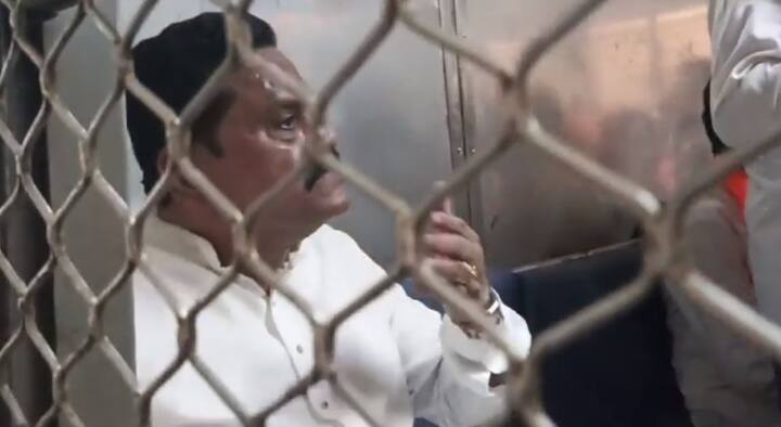 ठाकरेंच्या या दसरा मेळाव्याला ठाण्यातील शिवसैनिक देखील हजर राहणार आहेत.