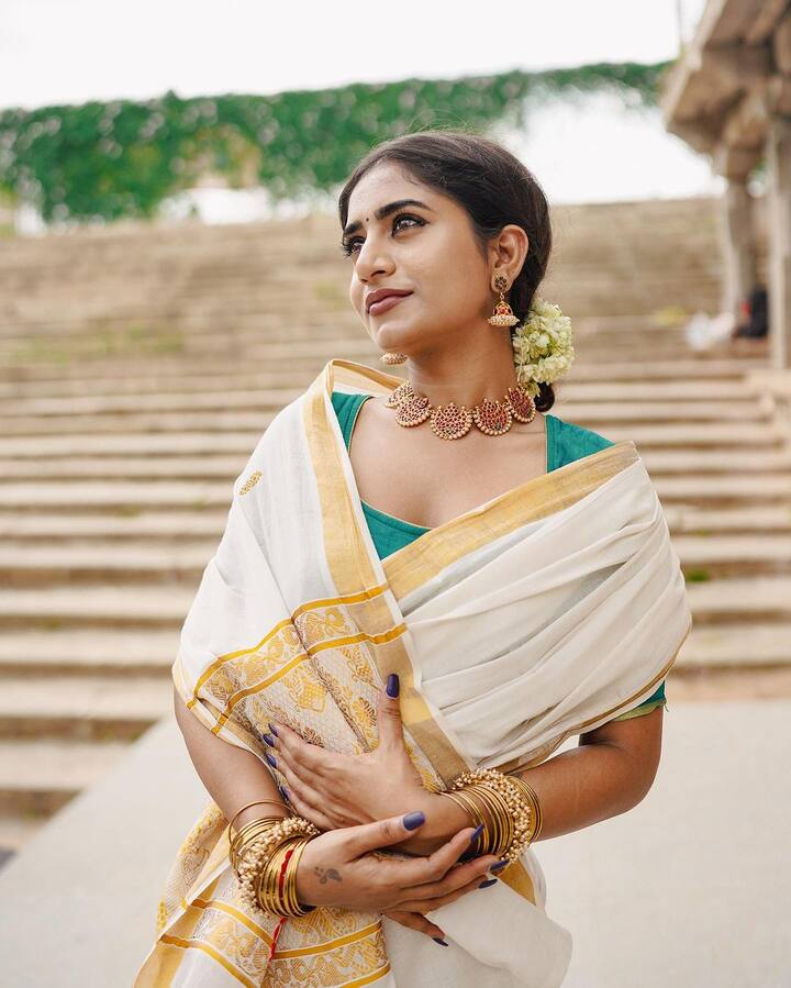 శారీలో నయని పావని (Image Courtesy : nayani_pavani / instagram)