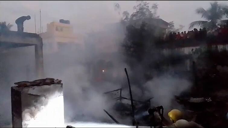 Fire Incident In A Residential House Of Bansdroni Of Kolkata On Vijaya Dashami Of 2023 Kolkata Fire:পুজোর শেষ দিনে বাঁশদ্রোণীর বসতবাড়িতে আগুন, ঘটনাস্থলে দমকলের ২ ইঞ্জিন