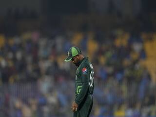 Babar Azam:  இதே நிலை தொடர்ந்தால்... பாபர் அசாமுக்கு வந்த ஆபத்து... கேப்டன் பொறுப்பில் நீடிப்பாரா?