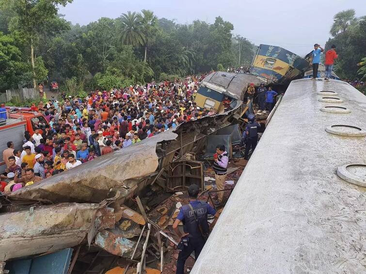 bangladesh train accident many killed and injured two trains collided in kishoreganj marathi world news Bangladesh Train Accident : मोठी बातमी! बांगलादेशमध्ये भीषण रेल्वे अपघात! दोन ट्रेन एकमेकांवर आदळल्याने 17 जणांचा मृत्यू