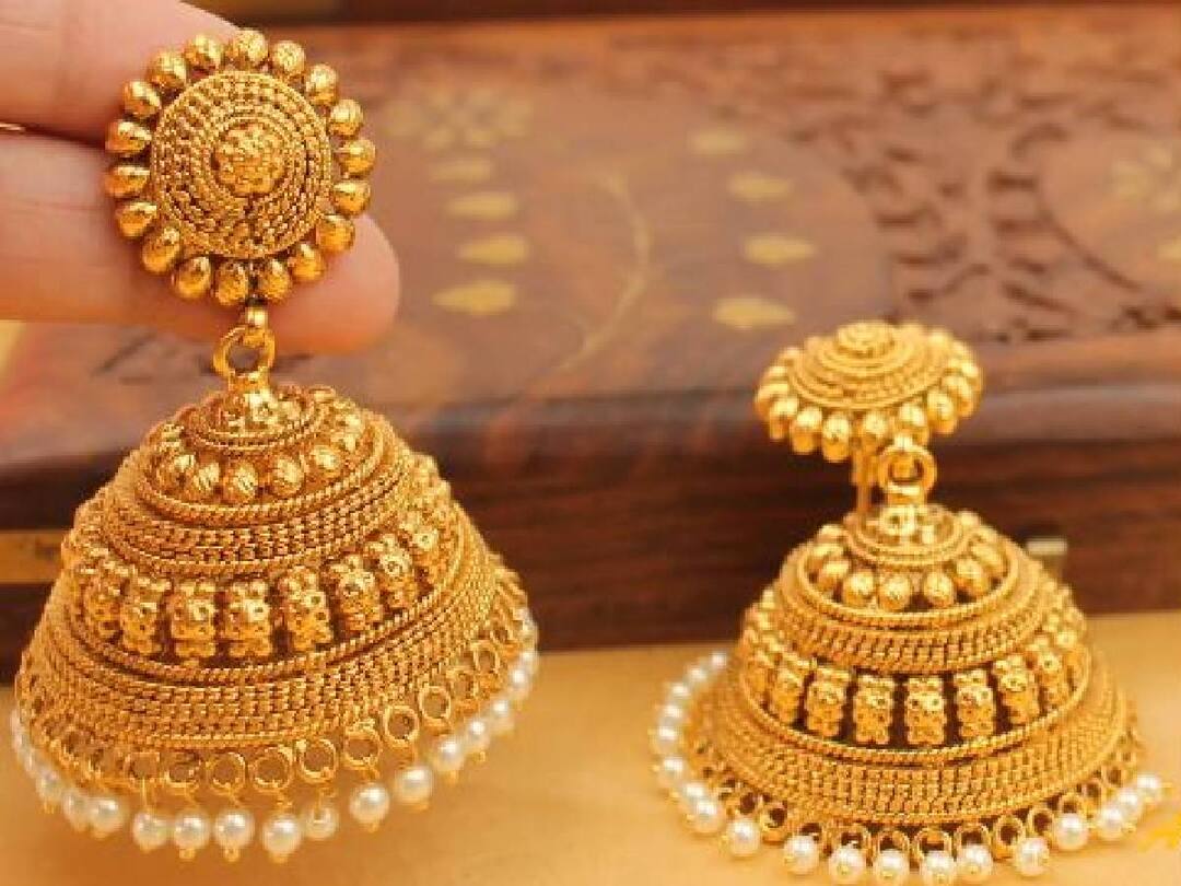 Latest Gold Silver: அதிரடியாக உயர்ந்த தங்கம் விலை.. எங்கு? எவ்வளவு? இன்றைய தங்கம் வெள்ளி நிலவரம்..