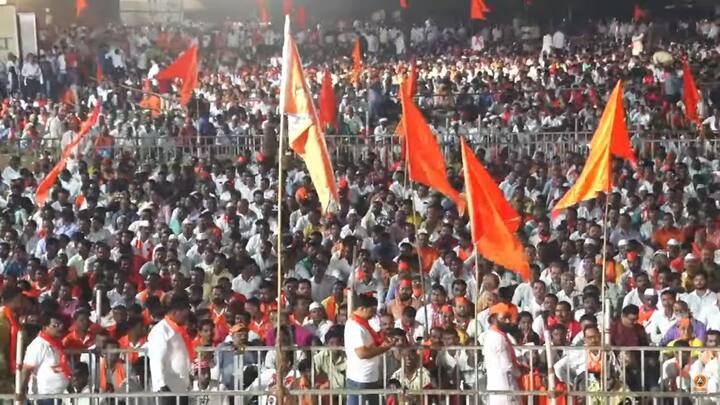 दसऱ्यानिमित्ताने आज होणाऱ्या सभांमध्ये राजकीय आरोप-प्रत्यारोपांचे फटाके वाजणार आहेत.