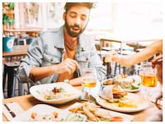 आप भी खाते हैं जल्दबाजी में खाना तो हो जाएं सावधान, हो सकते हैं इन बीमारियों का शिकार