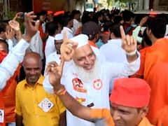 Dasara Melava 2023 : पेटती मशाली घेऊन शिवसैनिक शिवतीर्थावर, याच मशालीत गद्दारांना जाळू; शिवसैनिकांचा निर्धार