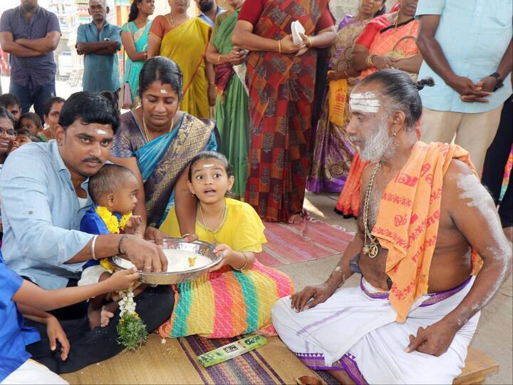 Toddlers were introduced to the realm of knowledge on the auspicious occasion of Vijayadasami through 