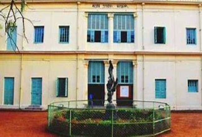 No Photograph Of Rabindranath Tagore Is In The Plaque Established Across Visva Bharati University Campus Creates Controversy Visva Bharati:ইউনেস্কোর ওয়ার্ল্ড হেরিটেজ সম্মান নিয়ে ফলকে 'ব্রাত্য' রবি ঠাকুর, তীব্র বিতর্কে বিশ্বভারতী