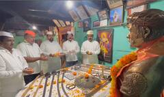 Pune news : सरनोबत सरसेनापती कंक घराण्याचे पारंपारिक शस्त्रपूजन, पाहा फोटो...