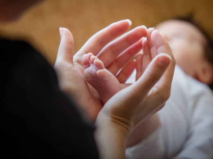 फॉर्म सबमिट करने के बाद आपको 7 से 8 दिन का इंतजार करना होगा. इसके बाद आपको आसानी से बर्थ सर्टिफिकेट मिल जाएगा. ध्यान रखें कि आपको कुछ जरूरी डॉक्यूमेंट्स की कॉपी भी जमा करनी पड़ेगी.