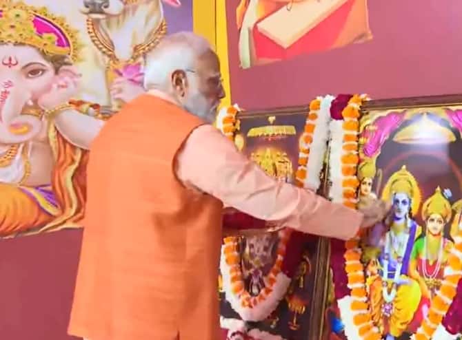 PM Modi Attends Dussehra 2023 Ravan Dahan In Delhi Dwarka Sector 10 Ram  Leela Talk About Ram Temple Ayodhya | रावण दहन कार्यक्रम में पीएम मोदी बोले,  'अयोध्या में भगवान श्रीराम बस