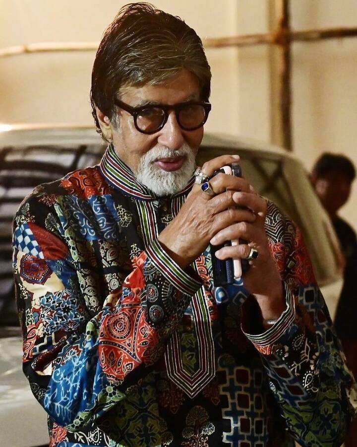 बता दें कि अमिताभ बच्चन ने अपने करियर में काफी संघर्ष के बाद सफलता का मुकाम हासिल किया था. एक्टर ने हिंदी सिनेमा को ‘जंजीक’, ‘मोहबब्तें’, ‘सत्ते पे सत्ता’ जैसी कई यादगार फिल्में दी है.